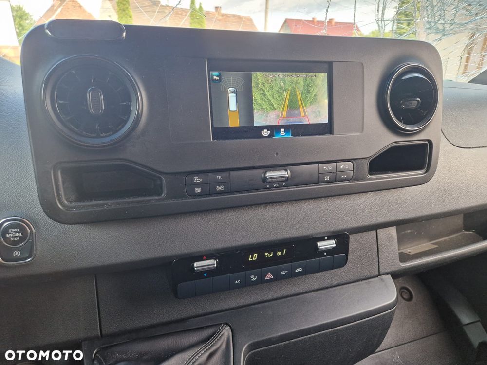 Mercedes-Benz Sprinter - 14