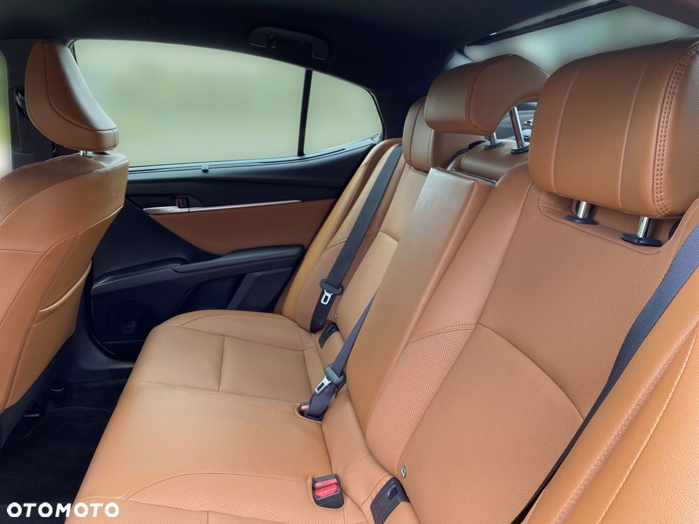 Toyota Camry - 16