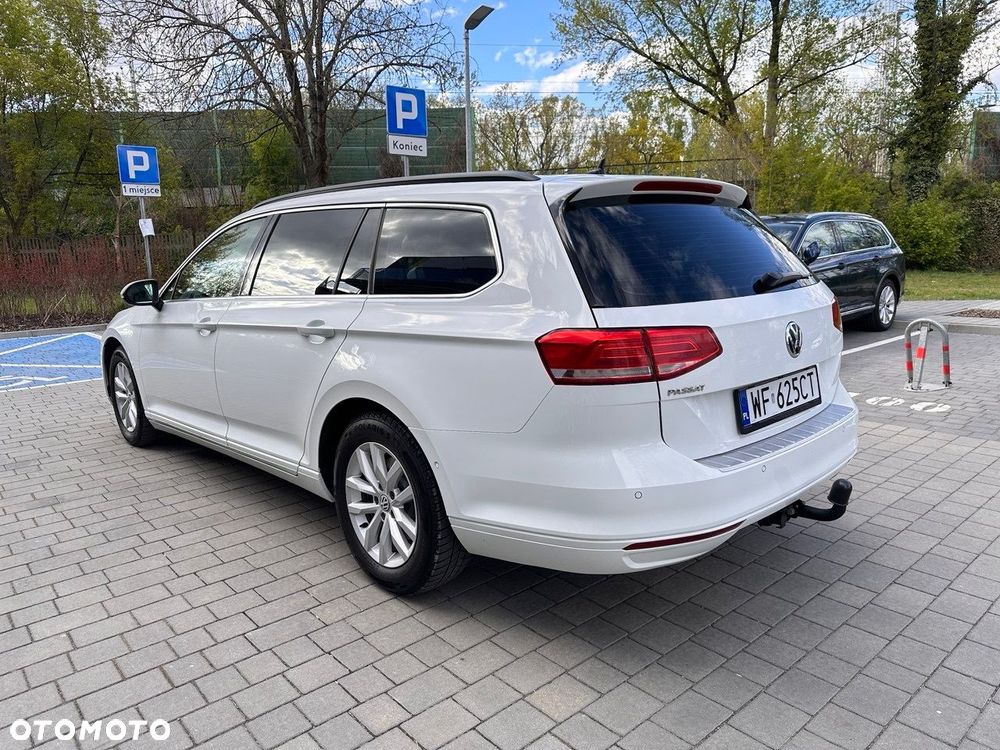 Volkswagen Passat - 4