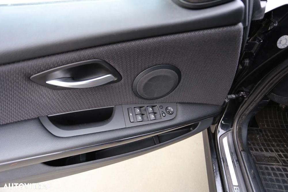 BMW Seria 3 320i Edition Exclusive - 11