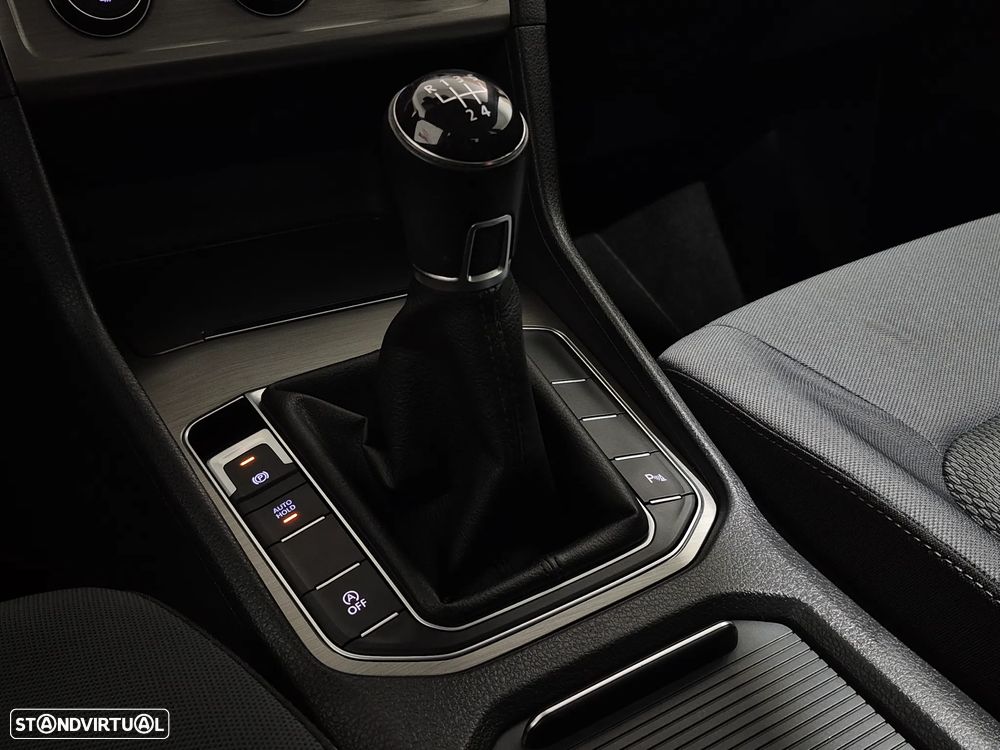 VW Golf Sportsvan 1.6 TDI Confortline BlueMotion - 12