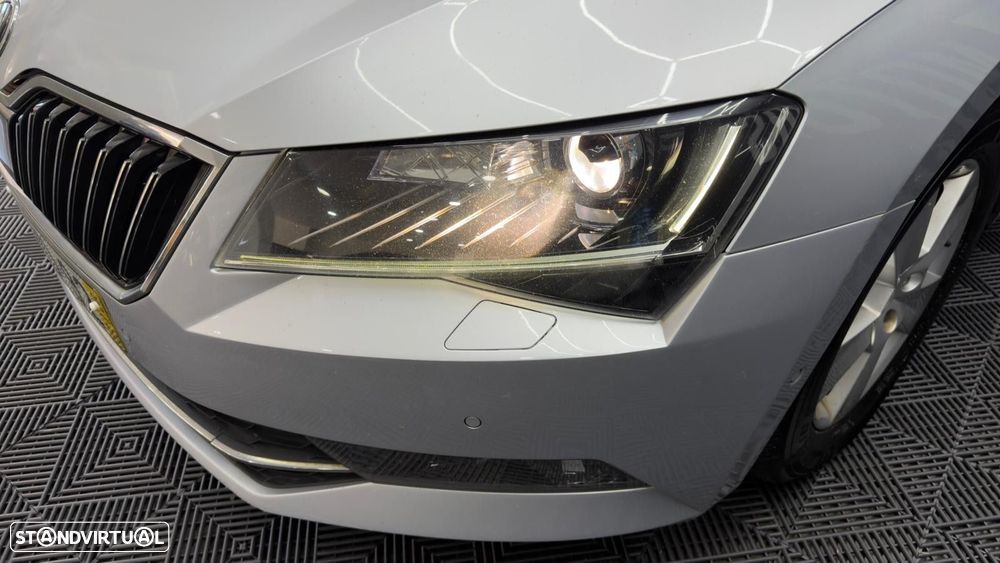 Skoda Superb Break 2.0 TDI Style DSG - 9