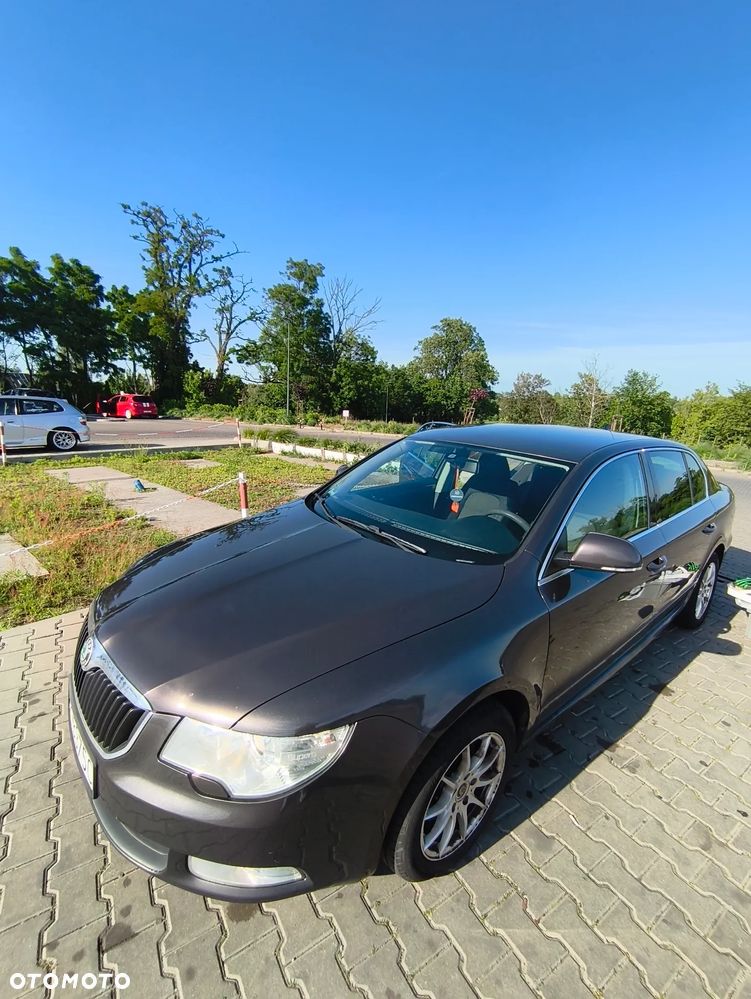 Skoda Superb 2.0 TDI Ambition DSG - 13