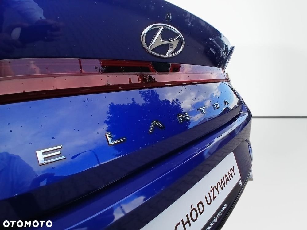Hyundai Elantra - 24