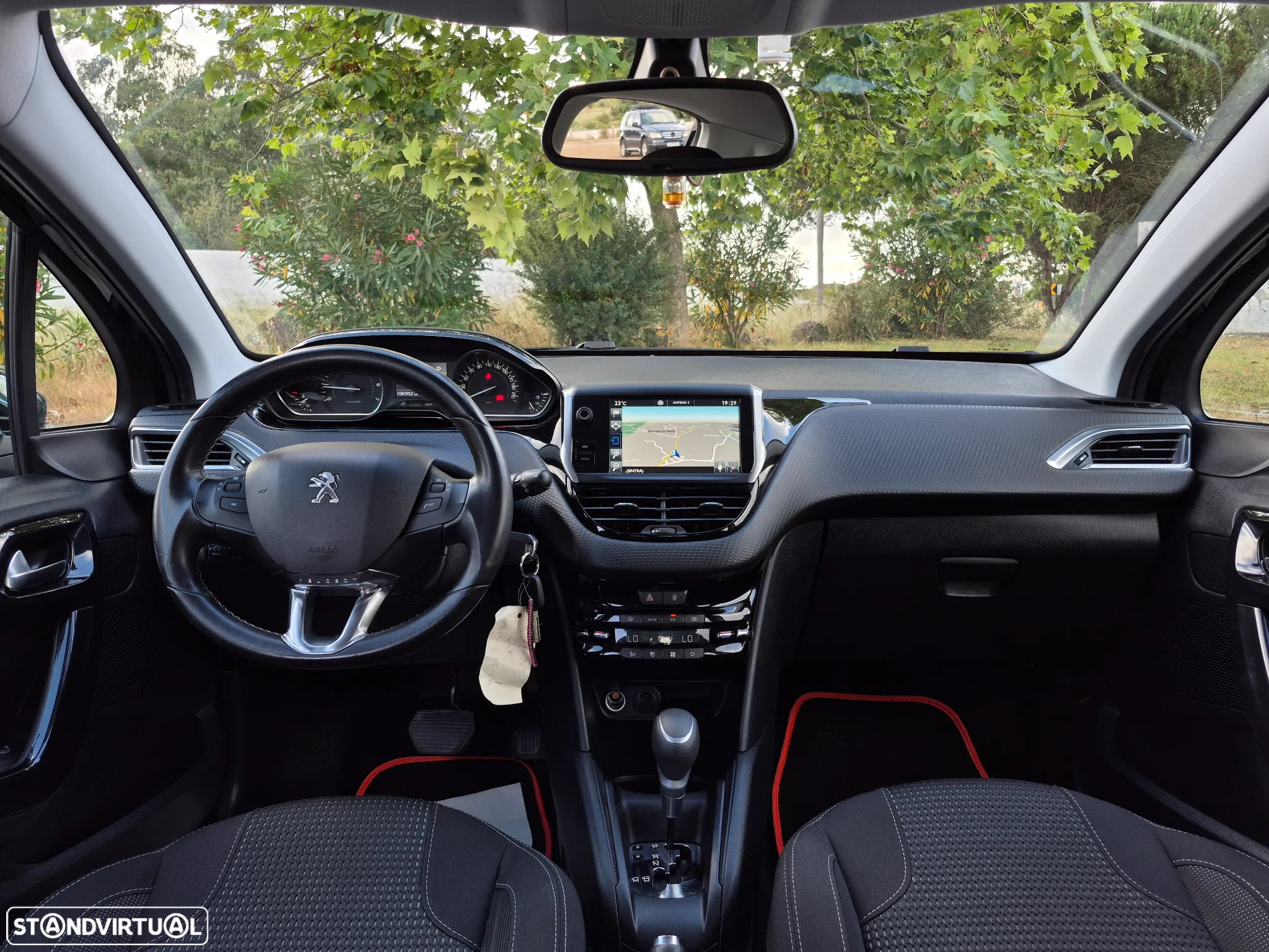 Peugeot 208 1.2 PureTech Allure EAT6 - 10