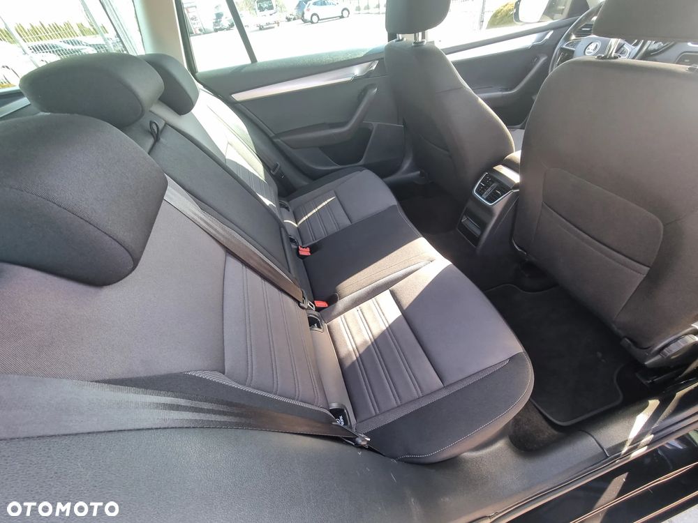 Skoda Octavia 2.0 TDI DSG Tour - 9