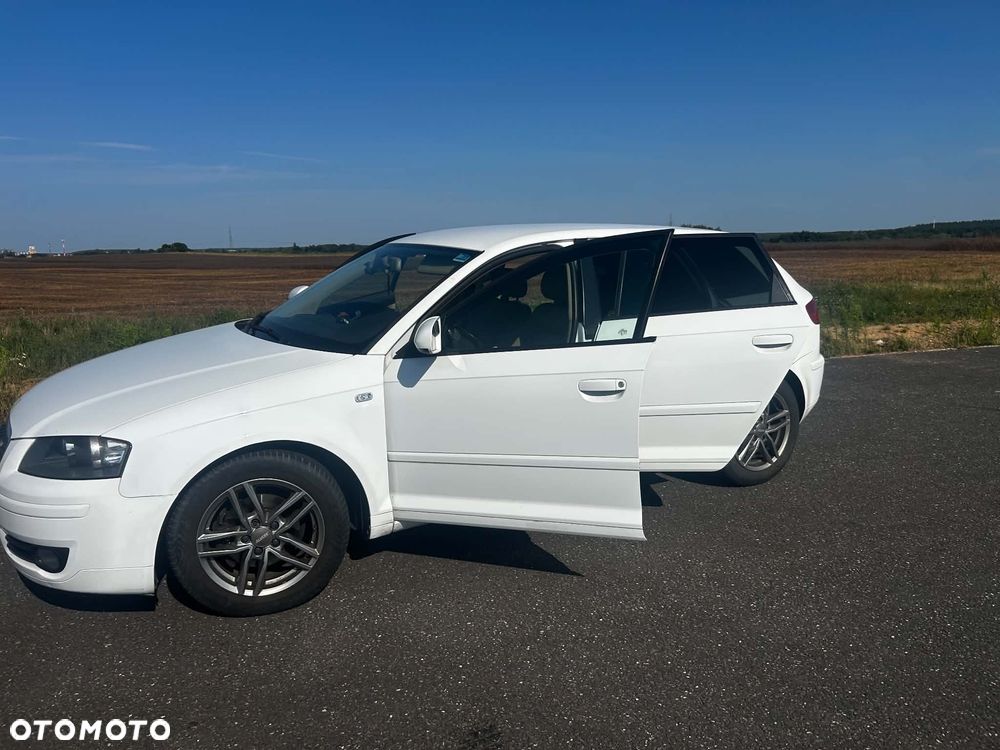Audi A3 Sportback 1.9 TDI Ambiente - 2