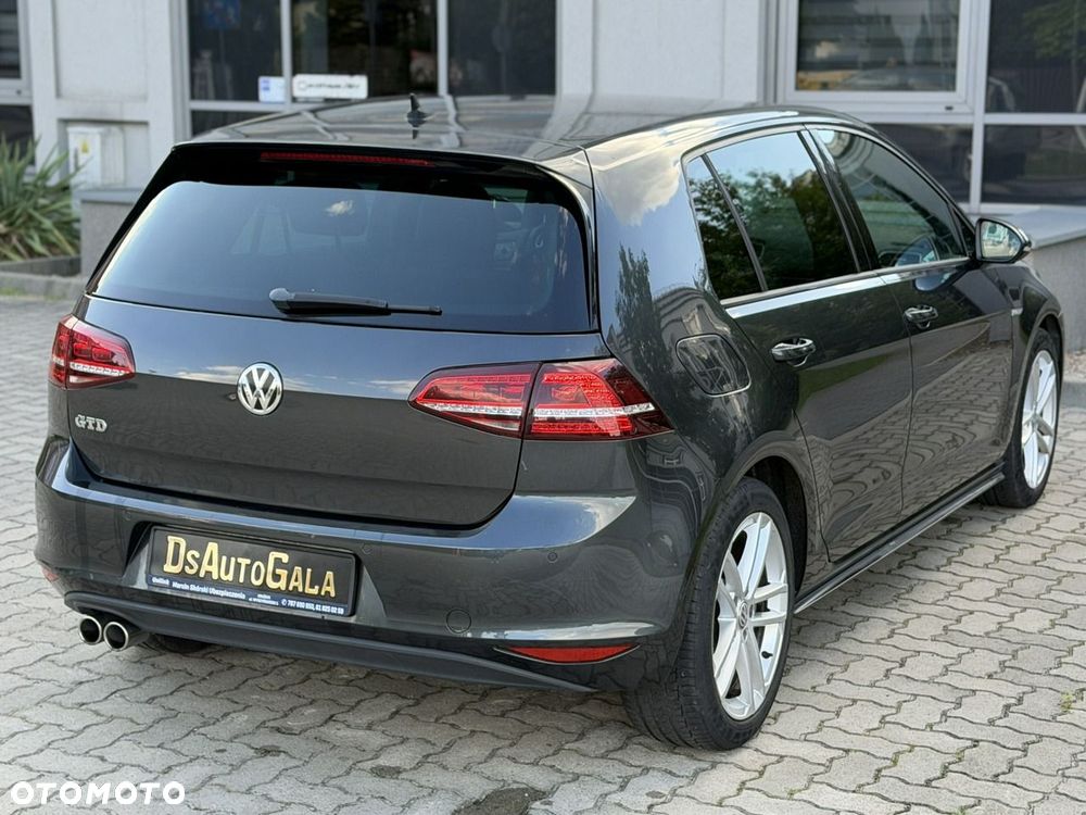 Volkswagen Golf - 12