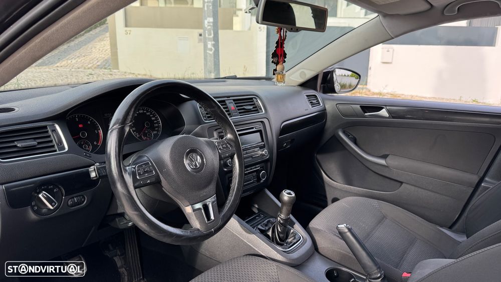 VW Jetta - 6