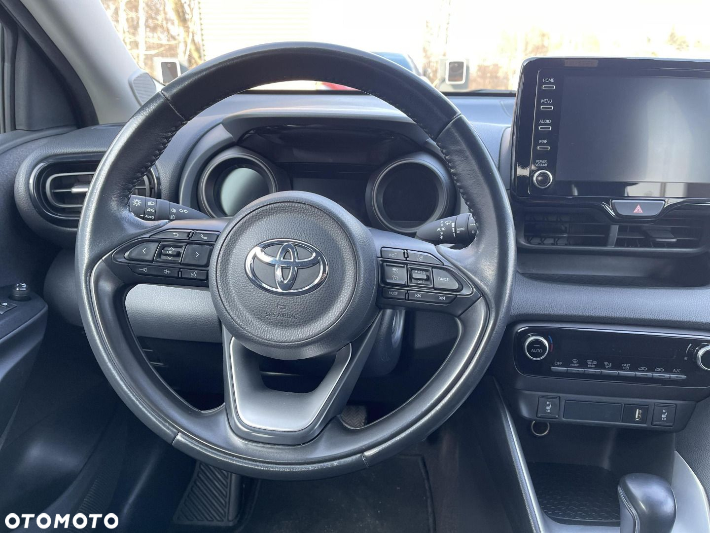 Toyota Yaris - 11