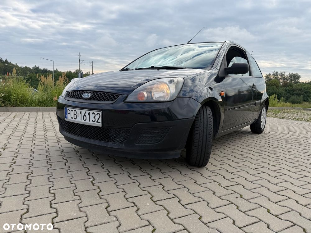 Ford Fiesta 1.3 Ambiente - 1