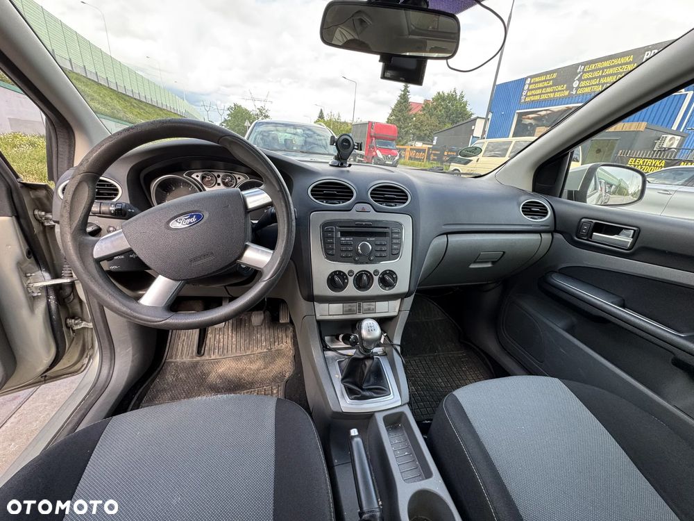 Ford Focus 1.6 Ambiente - 8