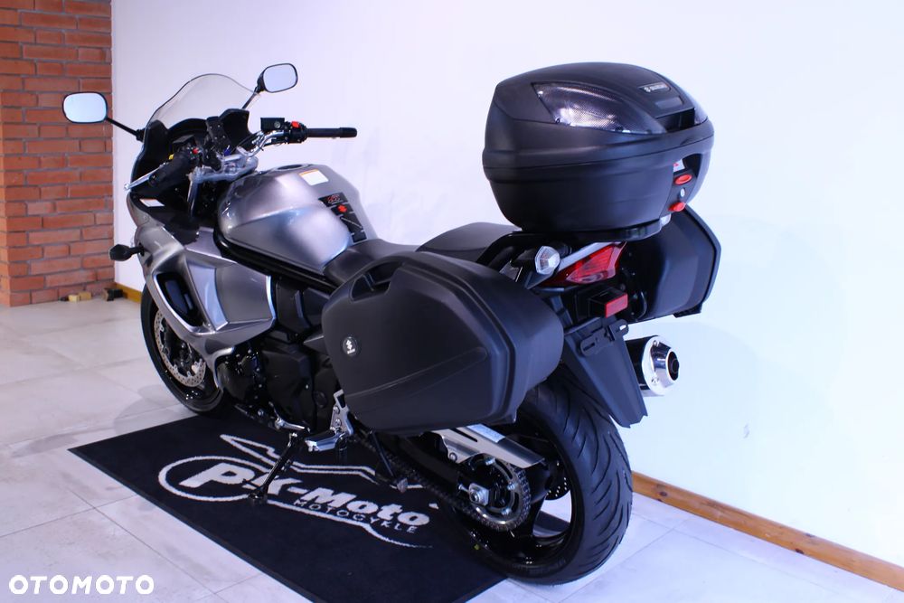 Suzuki GSX - 7