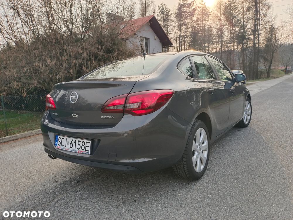 Opel Astra - 4