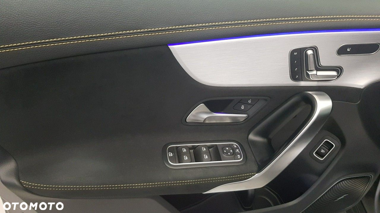 Mercedes-Benz CLA - 23