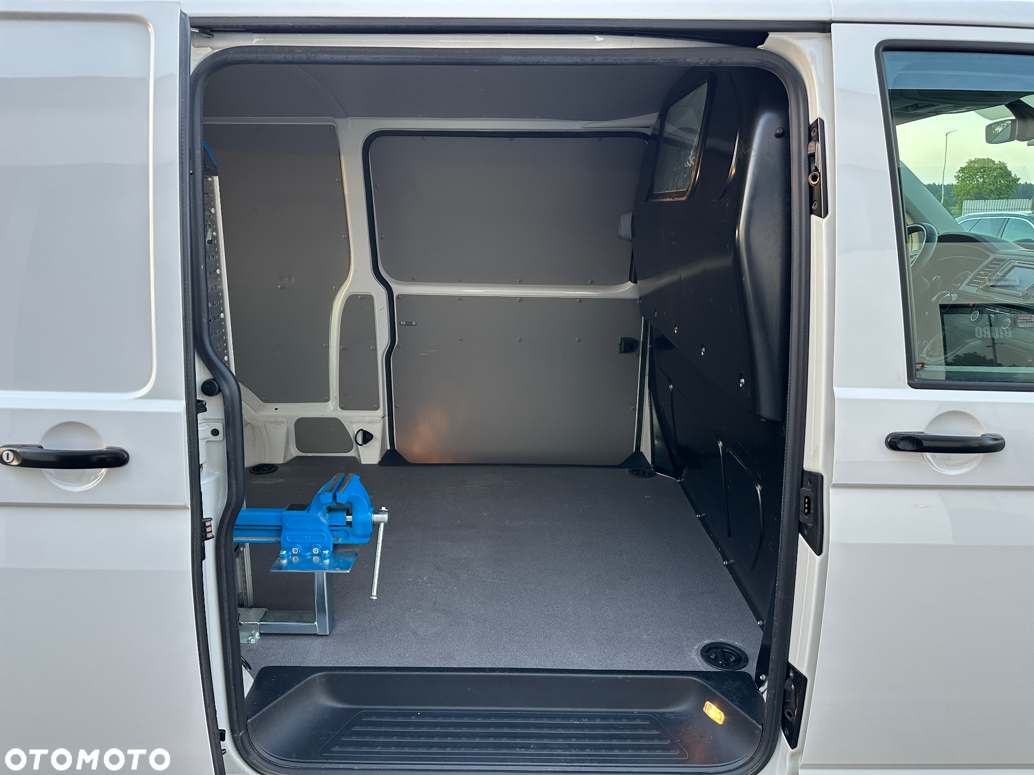 Volkswagen Transporter T6 2.0 TDI 150 DSG Sortimo ZABUDOWA WARSZTATOWA Rampa dla wózków inwalidzkich - 29
