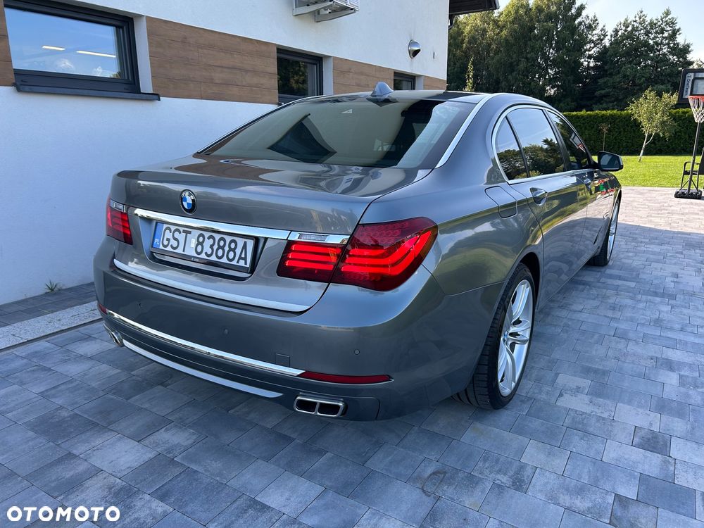 BMW Seria 7 730Ld - 32