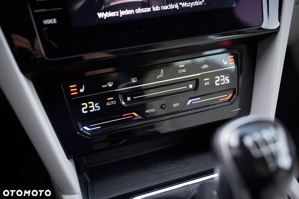 Volkswagen Passat - 33