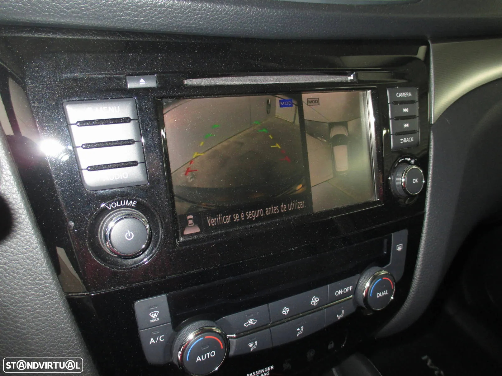 Nissan Qashqai 1.5 dCi N-Connecta - 13