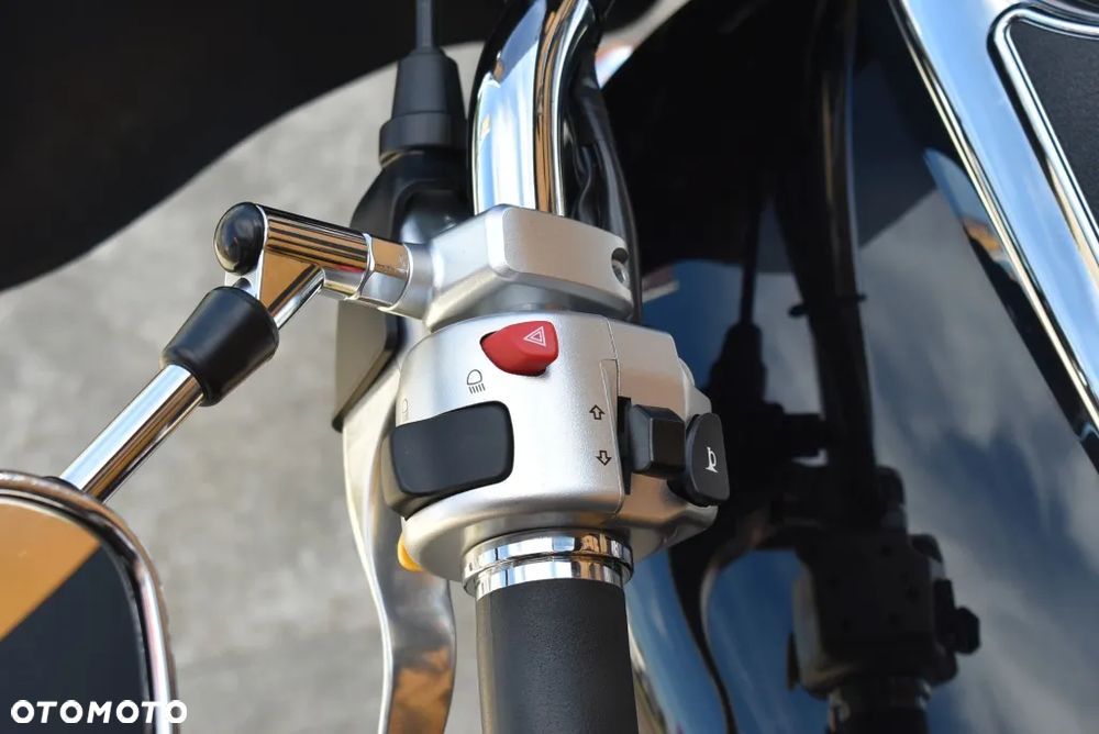Suzuki Intruder - 21