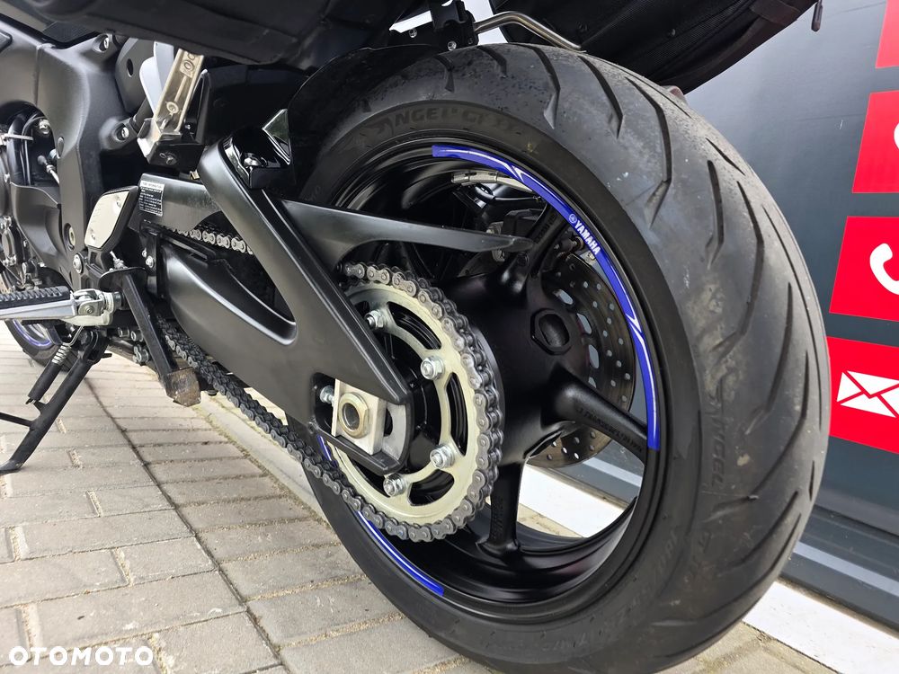 Yamaha FZ8 - 8