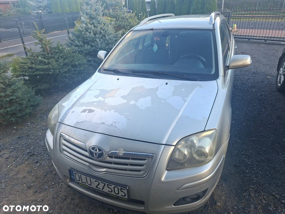 Toyota Avensis - 10