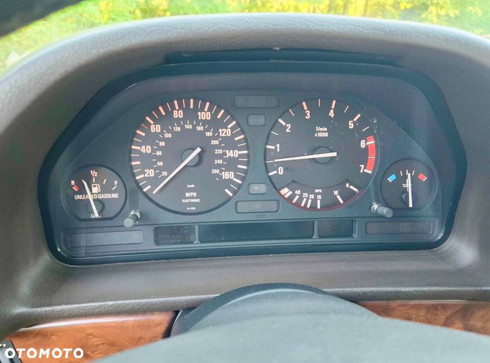 BMW Seria 7 750iL - 16