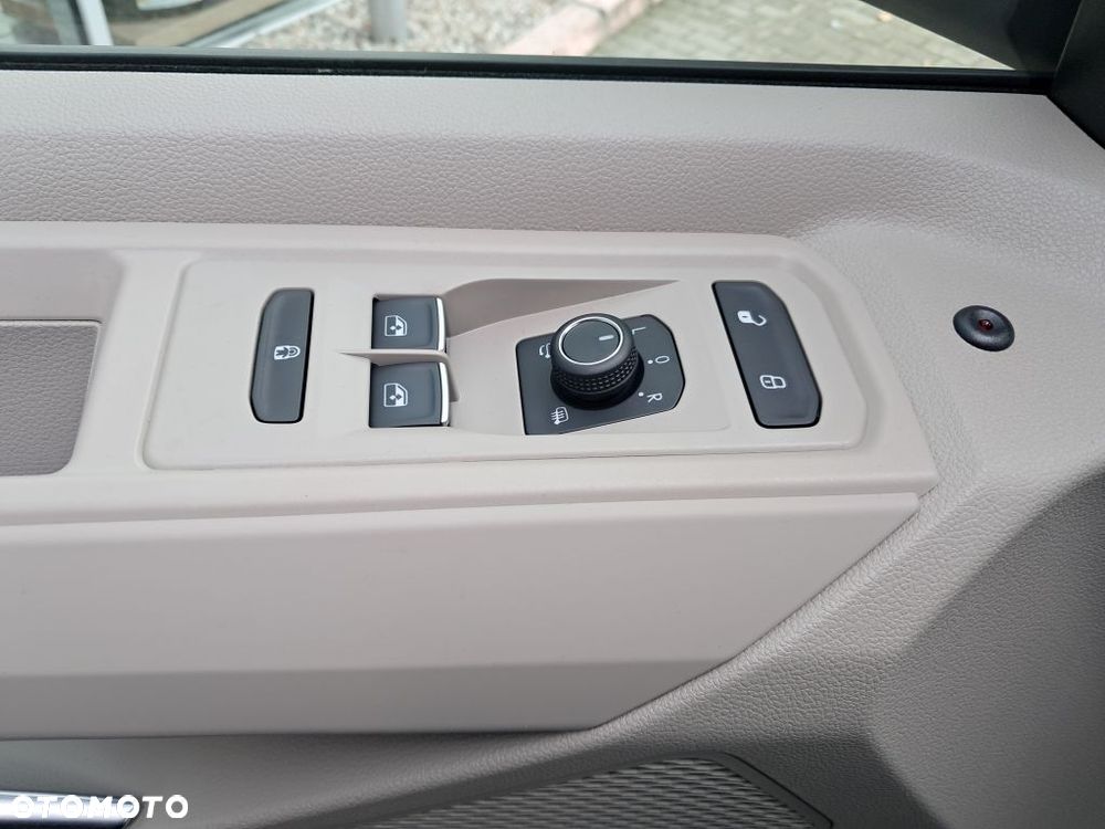 Volkswagen Multivan 2.0 TDI L1 Edition DSG - 24