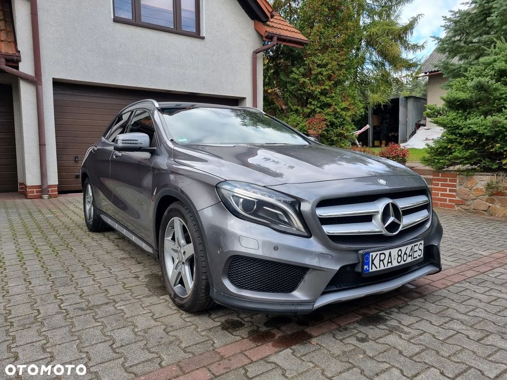 Mercedes-Benz GLA - 8