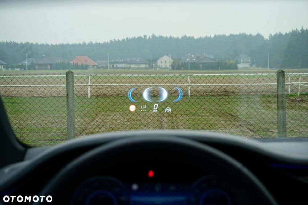 Mercedes-Benz EQS - 9