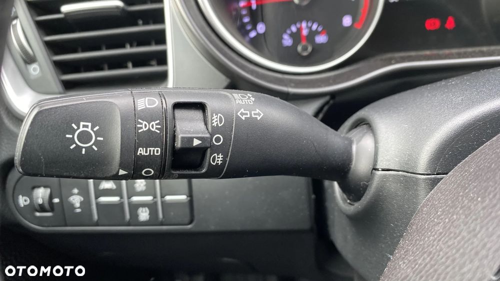 Kia Ceed 1.5 T-GDI M - 12