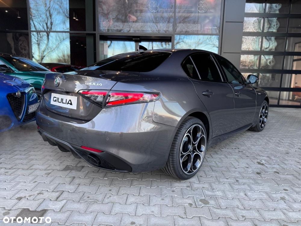 Alfa Romeo Giulia - 7