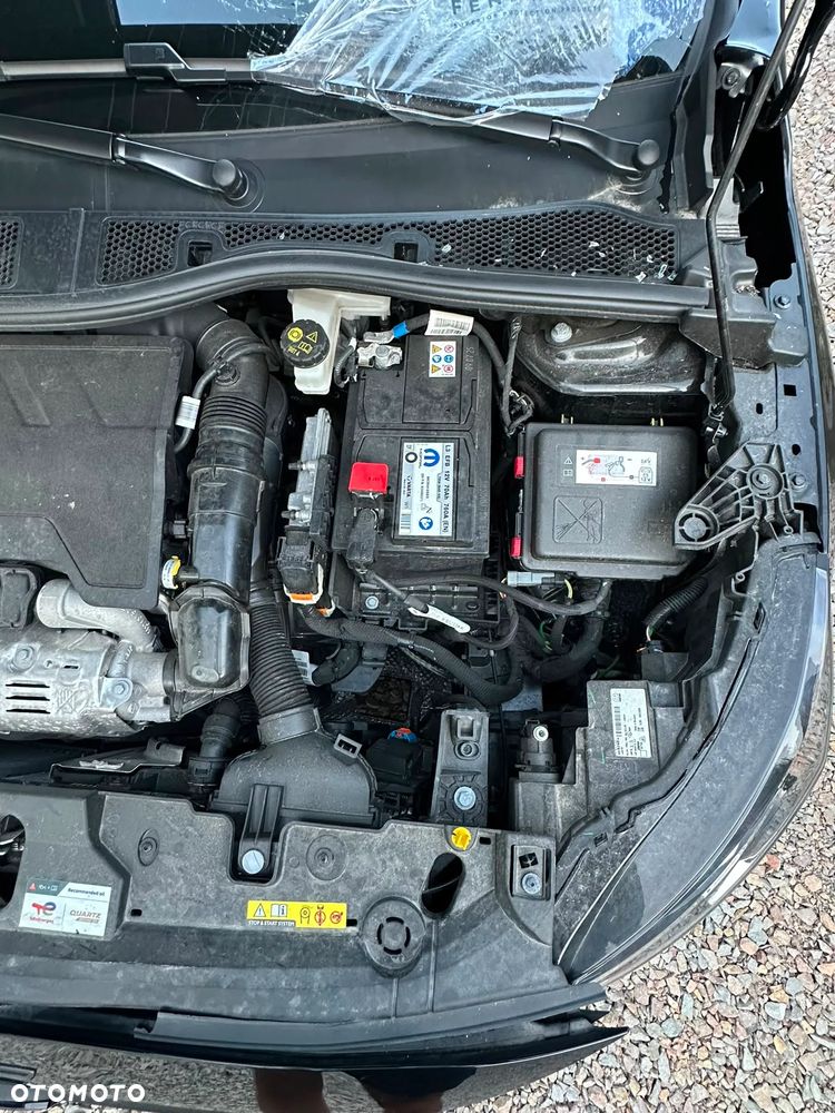 Peugeot 208 PureTech 100 Allure - 28
