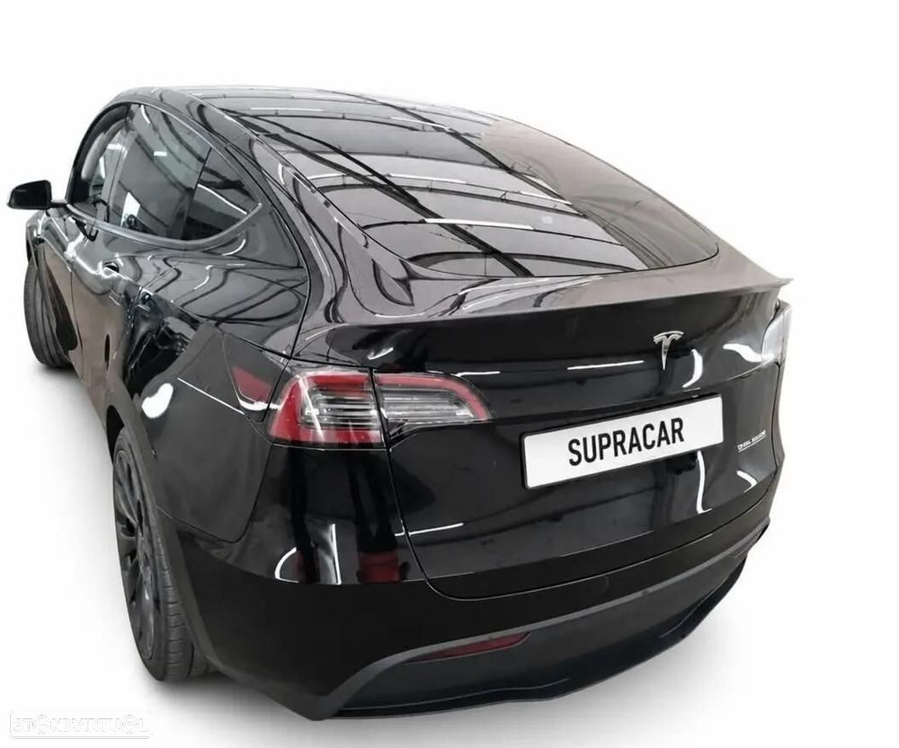 Tesla Model Y Performance Dual Motor AWD - 3