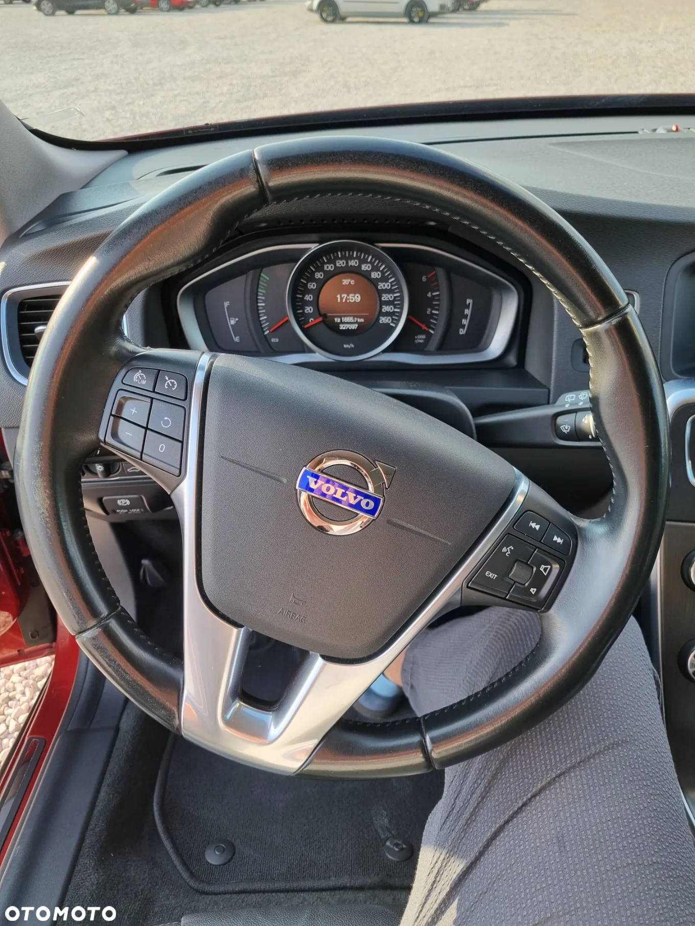 Volvo V60 D4 Drive-E Momentum - 32