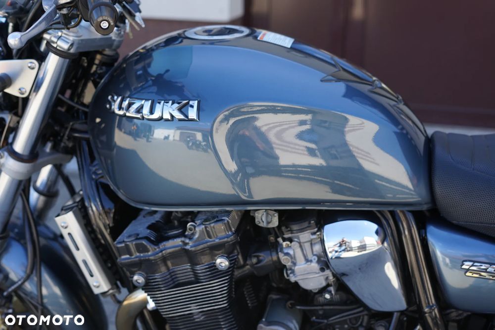 Suzuki GSX - 29