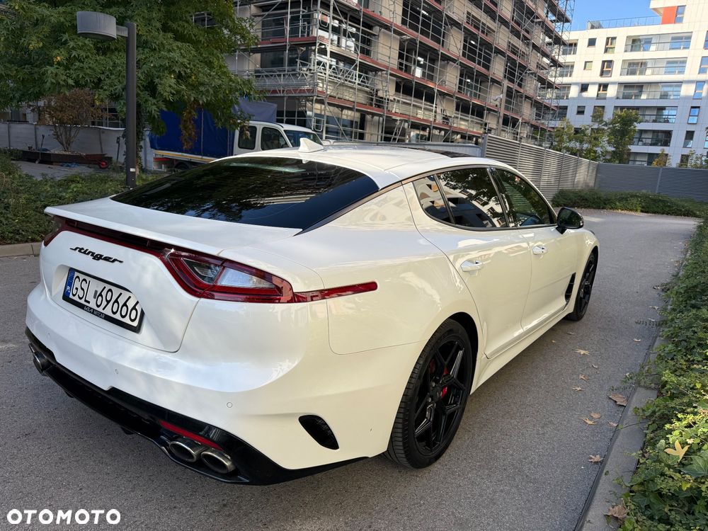 Kia Stinger - 9