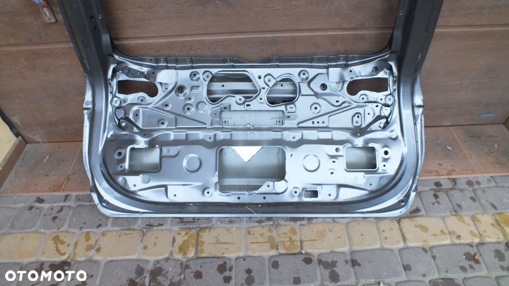 Klapa tylna Toyota rav 4  V - 7