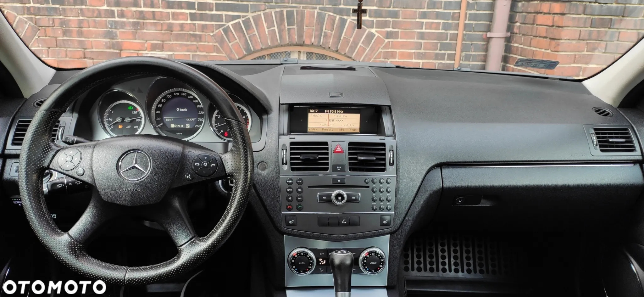 Mercedes-Benz Klasa C 180 T CGI Automatik BlueEFFICIENCY Avantgarde - 33