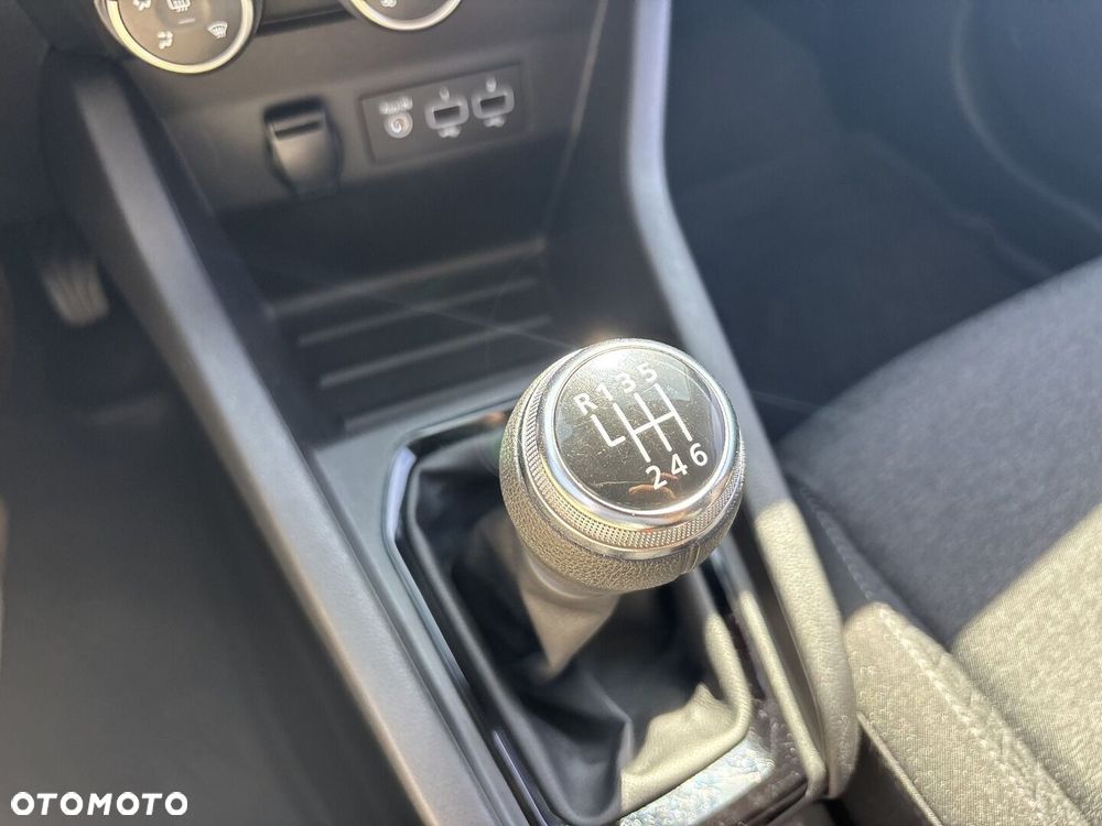 Renault Clio - 28