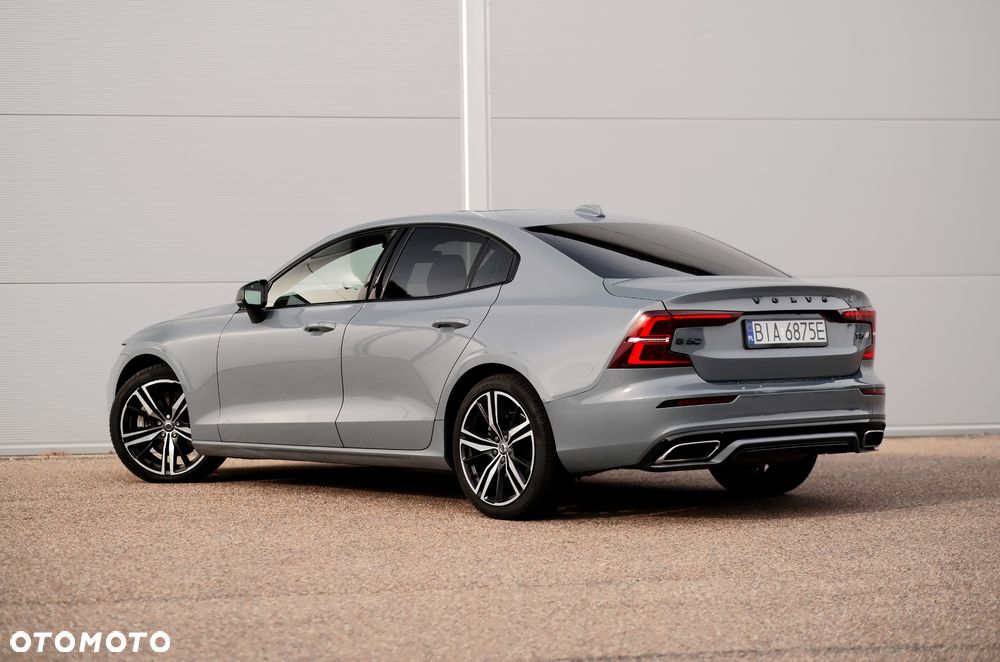Volvo S60 T5 AWD R-Design - 4