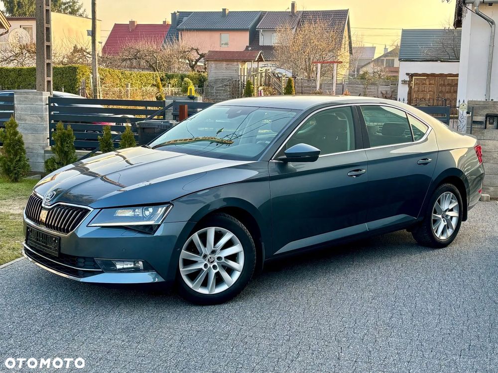 Skoda Superb 2.0 TDI DSG Premium Edition - 36