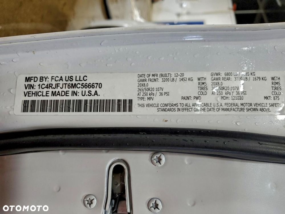 Jeep Grand Cherokee - 14