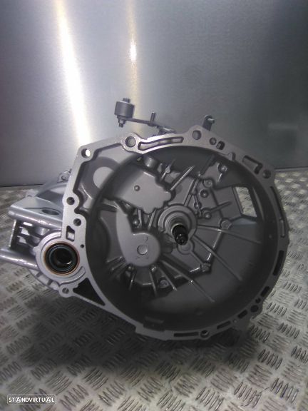 Caixa De Velocidades Catálogo Kia Carnival 2.9 Td De 2001 Y0505 - 1