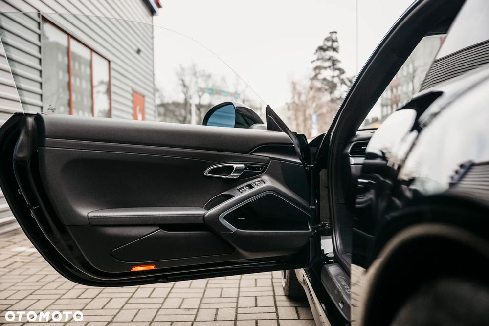 Porsche 911 Carrera 4S PDK - 23