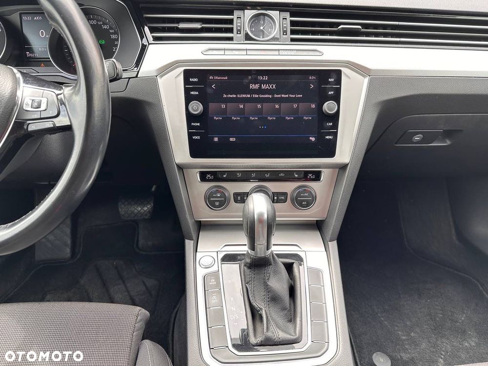 Volkswagen Passat - 17