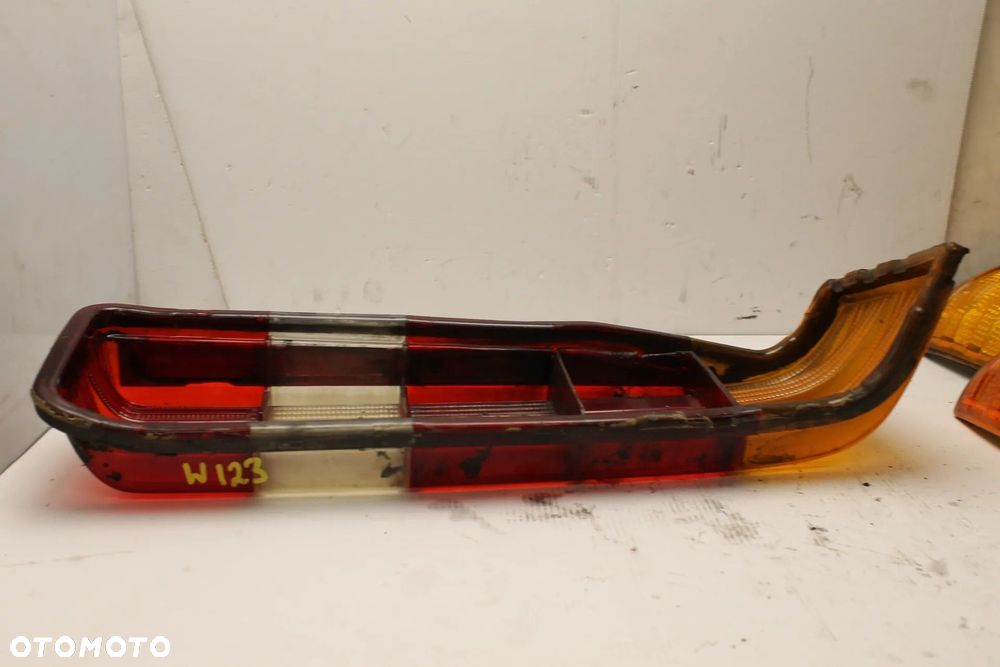 MERCEDES W123 SEDAN LAMPA LEWA TYLNA TYŁ LEWY - 2