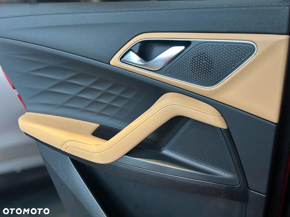 MG HS 1.5T HEV+ Exclusive - 12