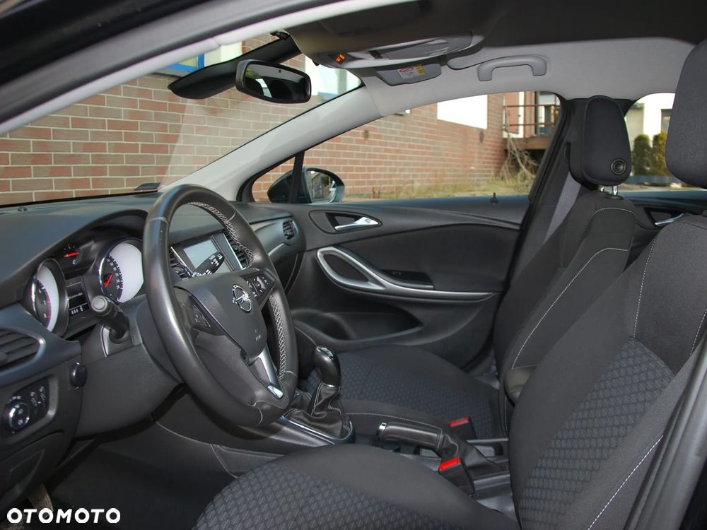 Opel Astra 1.4 T Enjoy S&S - 10