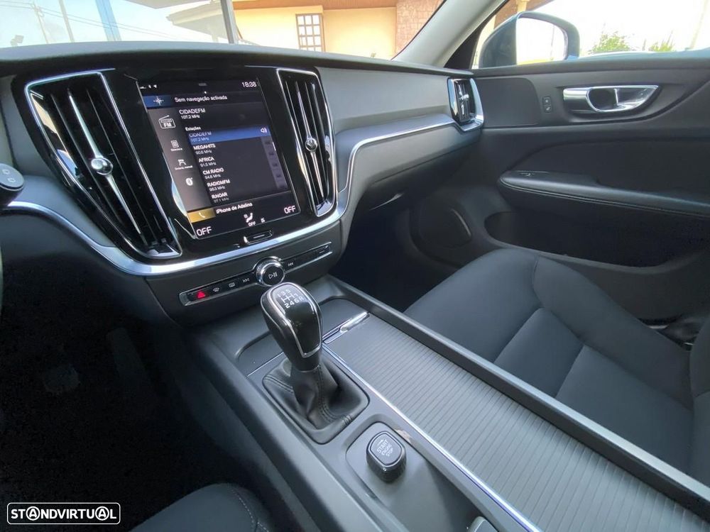 Volvo V60 2.0 D3 Momentum - 6